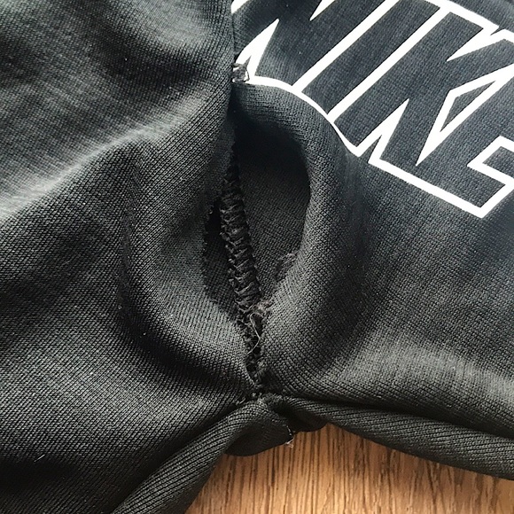 5/$25 Nike Dri-Fit Pull Over - Picture 4 of 5